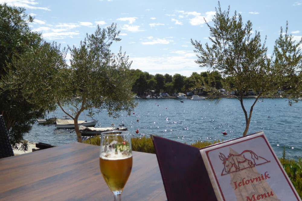 Gastronomía en la Isla de Ciovo, Ciudad de Trogir, Croacia