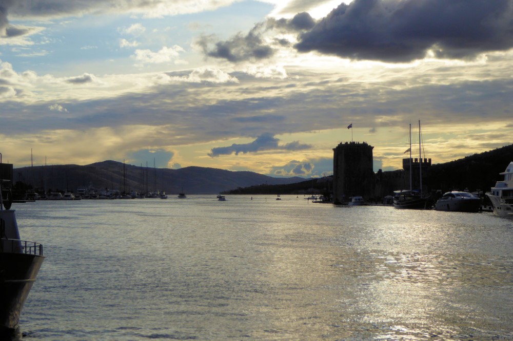 Atardece sobre la Ciudad de Trogir, Croacia