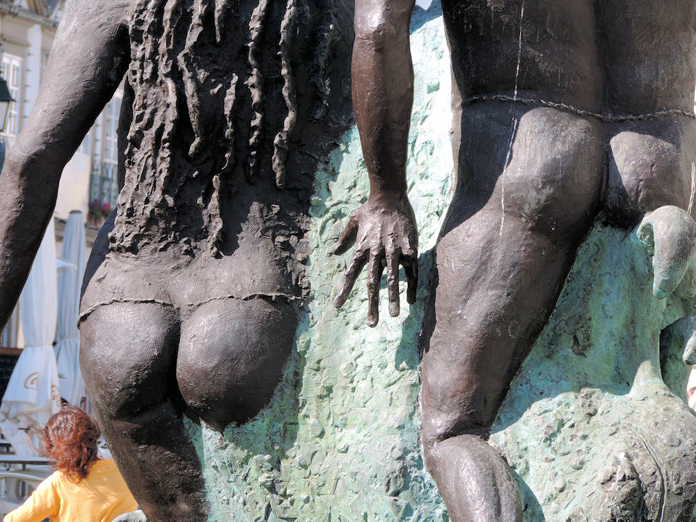 Escultura de Caramurú y su esposa, Viana do Castelo. Portugal