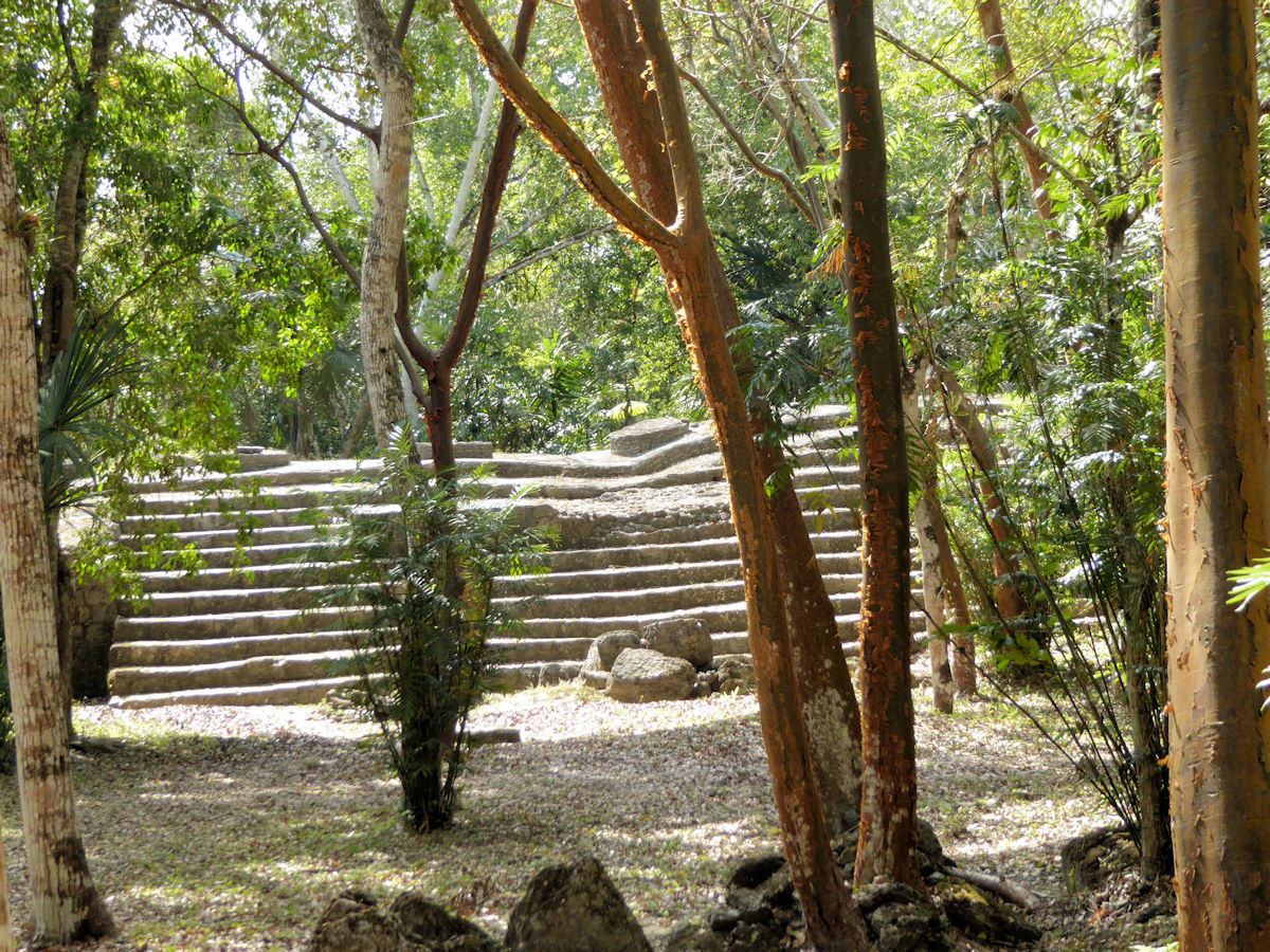 Plaza de las Columnas, Yaxha, Petén, Guatemala