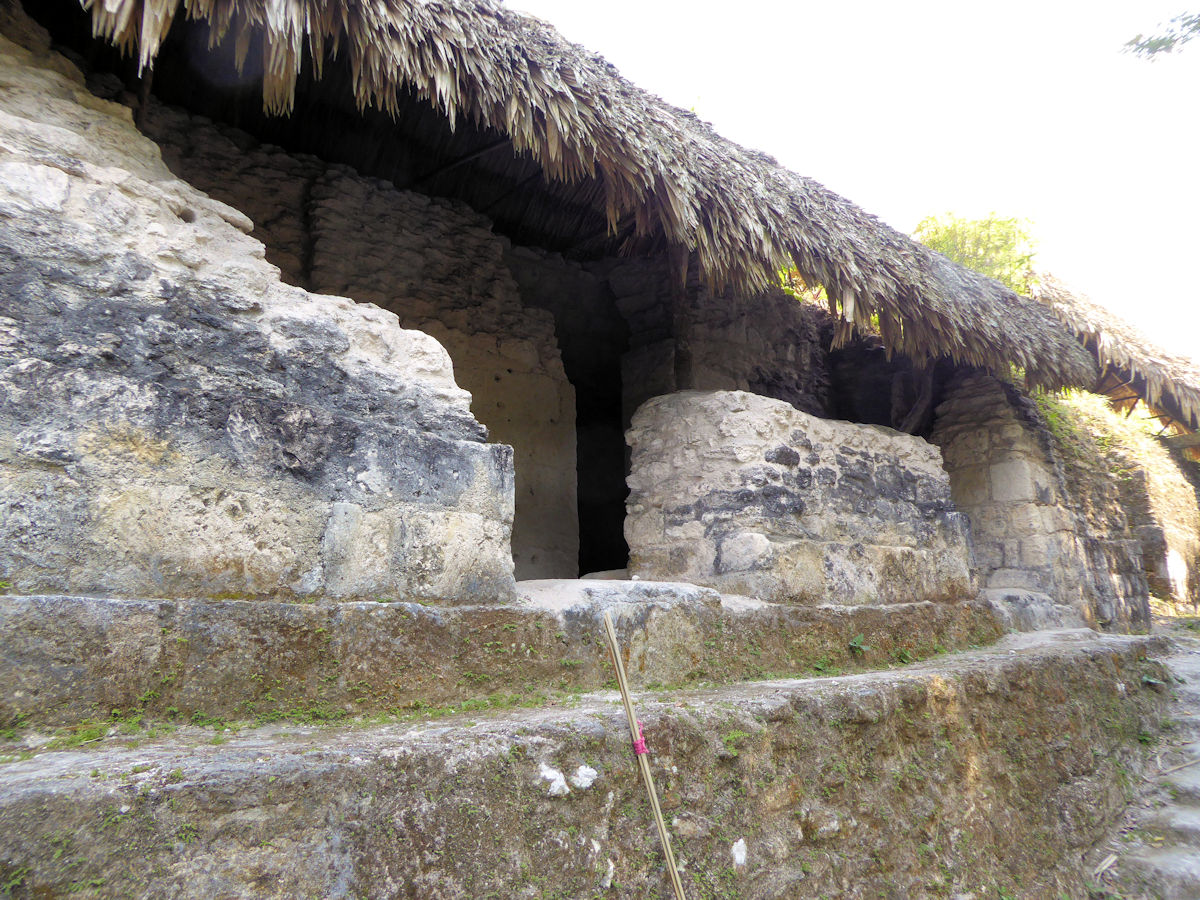 Palacio Oeste de la Acrópolis Este, Yaxhá, Petén, Guatemala