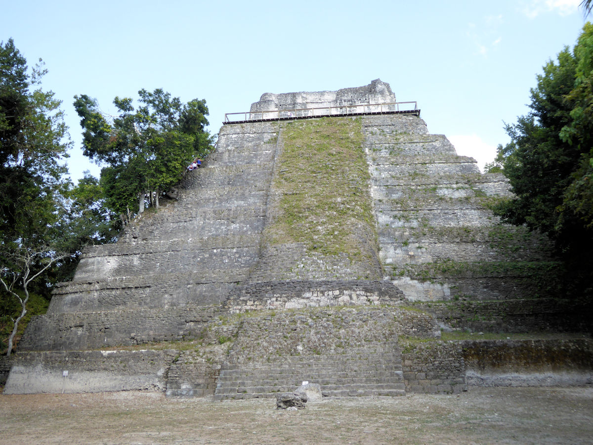 Templo de las Manos Rojas, Yaxhá, Petén, Guatemala