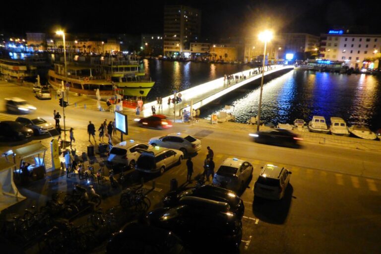 Puente a la Puerta Nueva, Ciudad de Zadar, Croacia