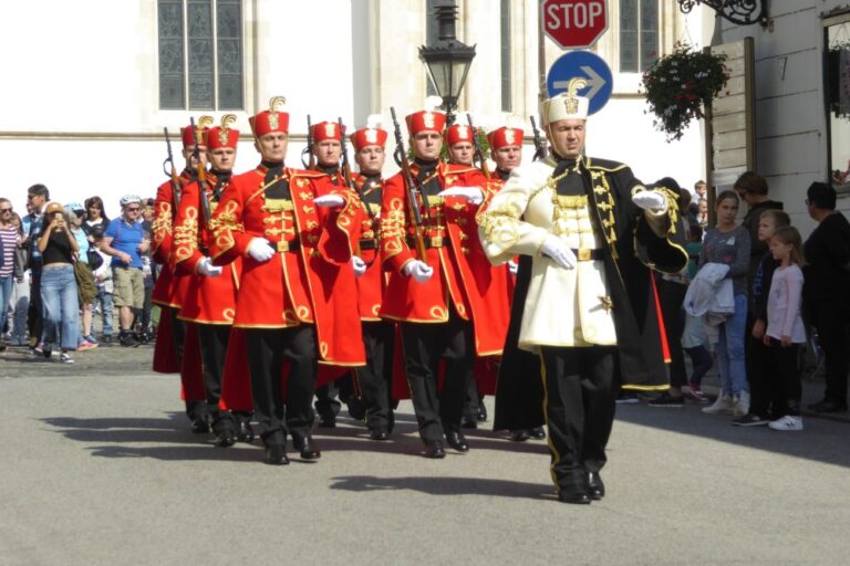 Cambio de guardia en la Ciudad de Zagreb, Croacia