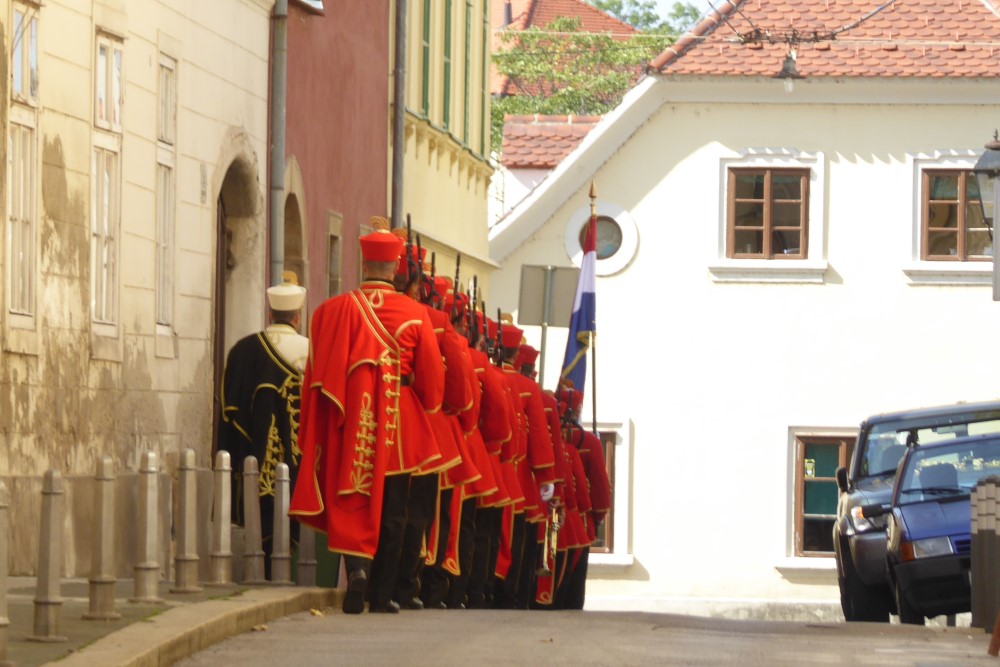 Cambio de guardia en la Ciudad de Zagreb, Croacia